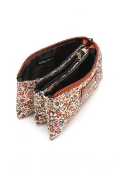 MISAKO Trousse De Toilette Beige Femme 7 MISAKO Trousse De Toilette Beige Femme -Promos MISAKO Boutique 1b545bd7bd2f40bb8e8f10ddf2bbe5e5