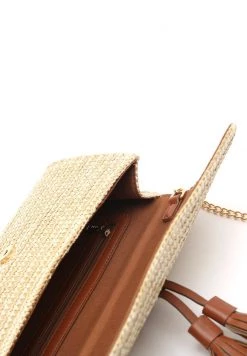 MISAKO Pochette Sand Femme 5 MISAKO Pochette Sand Femme -Promos MISAKO Boutique a54ee6b63d2e4c089ac3c62476b32d50
