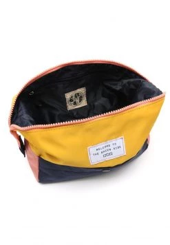 MISAKO Trousse De Toilette Pink Femme -Promos MISAKO Boutique b9f30afdd3634722a3ef7ec46a4614e4