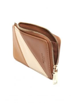 MISAKO Femme MADOX Étui Pour Cartes De Visite Camel -Promos MISAKO Boutique e0ccc1961fef45c3a8f53d5ed784bf12