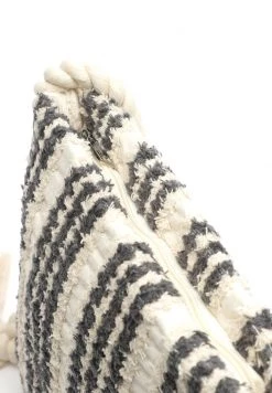 MISAKO SEREN RAFFIA Sac Bandoulière Grey Femme -Promos MISAKO Boutique fa68c82fa5bd4b0ab92b03abf0489dab